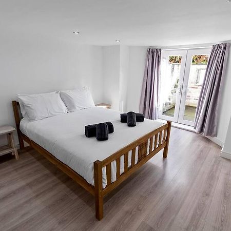 Newly Refurbed, Central Apartment With Free Parking And Hot Tub Литам Сент Аннс Екстериор снимка